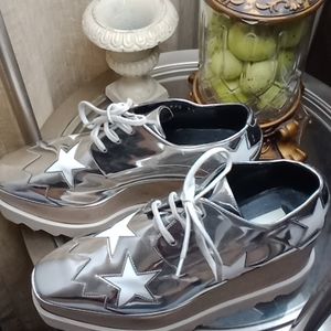 COPY - Stella McCartney Silver Metallic Elyse Platforms. (Size 35- Italian) Siz…